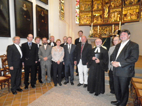 files/gaw/bilder/Nachrichten/2011/GAW Sachsen Vorstand in der Thomaskirche kl.jpg